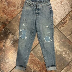 Old Navy Light Blue Distressed Cropped Jeans